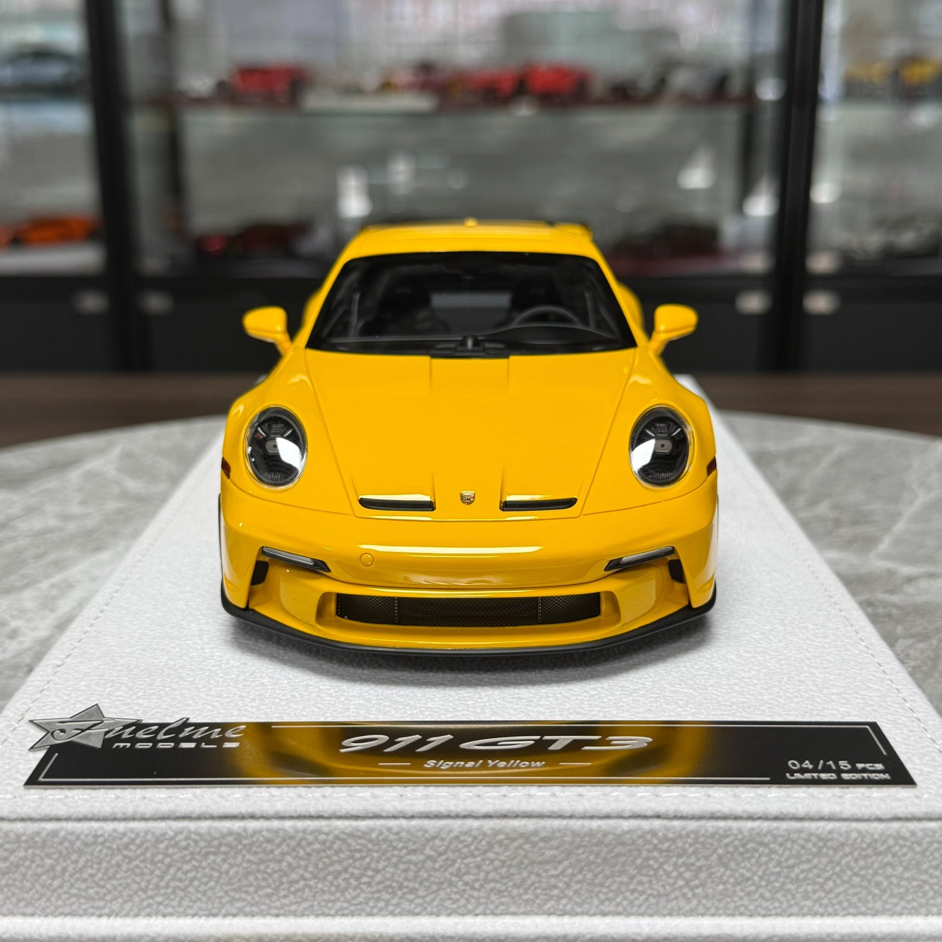 FuelMe Porsche 911 992 GT3 1:18 Resin Model image 3