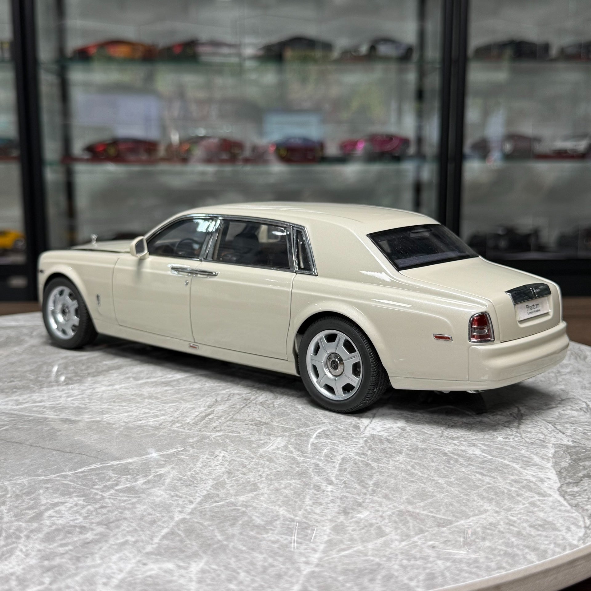 Kyosho Rolls-Royce Phantom 1:18 Alloy Model image 3