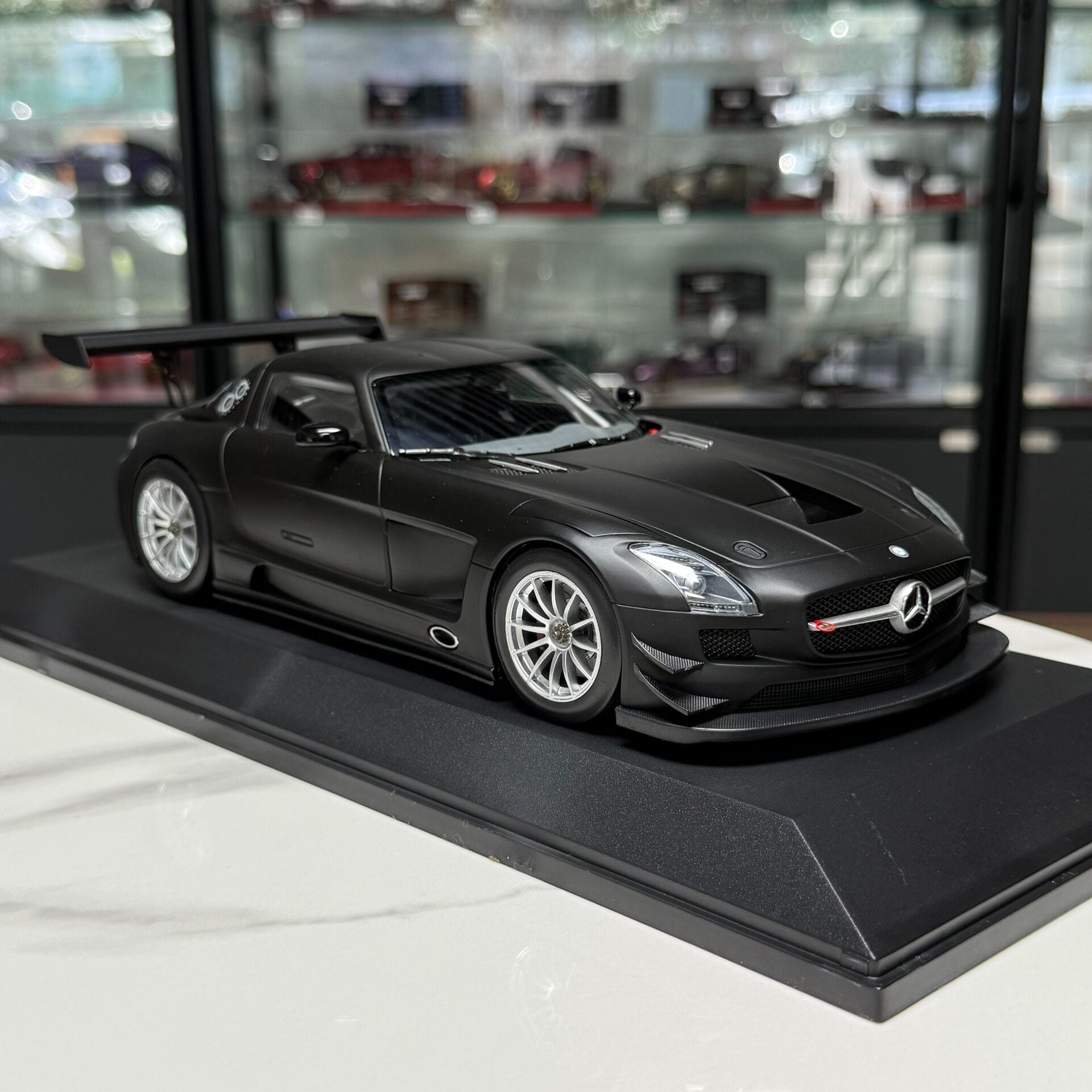 MINICHAMPS Mercedes-Benz SLS AMG GT3 1:18 Alloy Model image 3