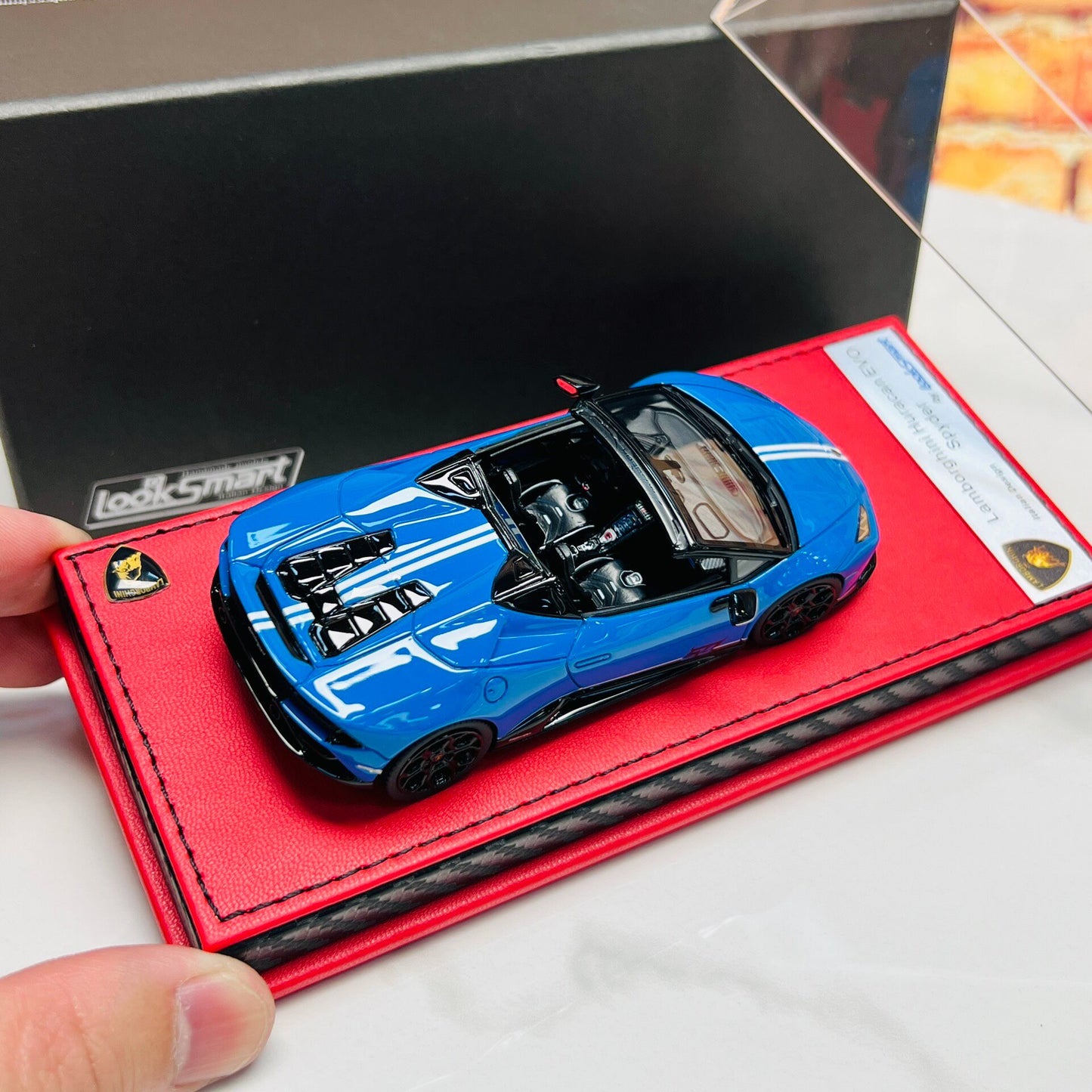 Looksmart Lamborghini 1:43 Resin Model image 3