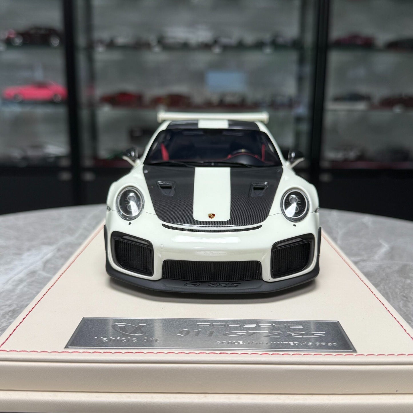 Vehicle Art Porsche 911 GT2 RS 1:18 Resin Model image 3