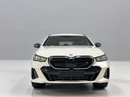 MINICHAMPS BMW i5 M60 TOUR TOURING 2024 110023601 1:18 - immagine 3