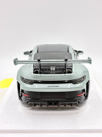 MINICHAMPS Porsche 911 RS 2023 DiecastModel 1:18 - immagine 3