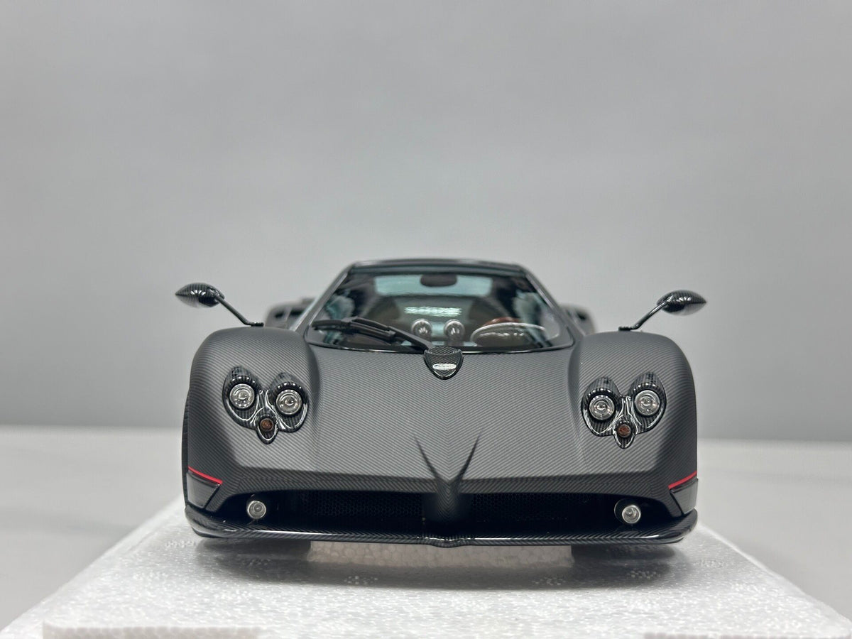 AR  1:18 Pagani Zonda F 2005 - Modello da collezione - immagine 3