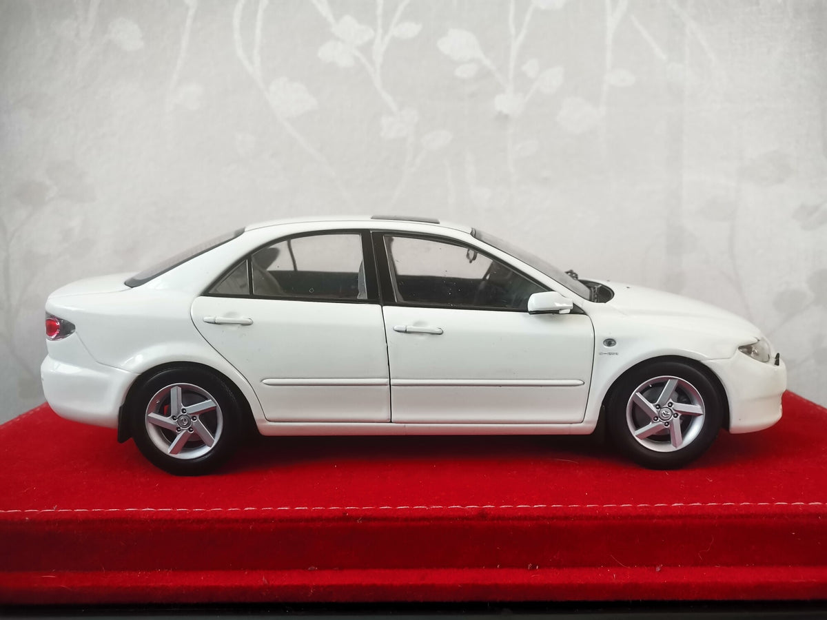 Scale Model 1 18Model White - immagine 3
