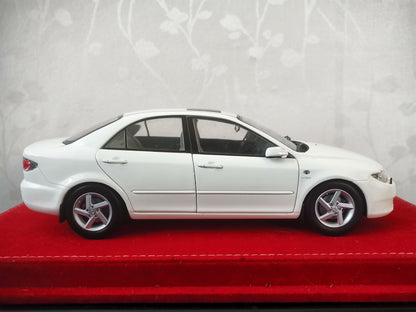 Scale Model 1 18Model White - immagine 3