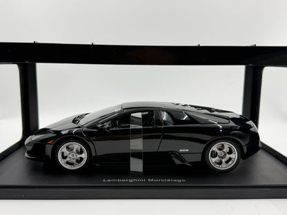 AUTOart DiecastModel 1:18 Black - immagine 3
