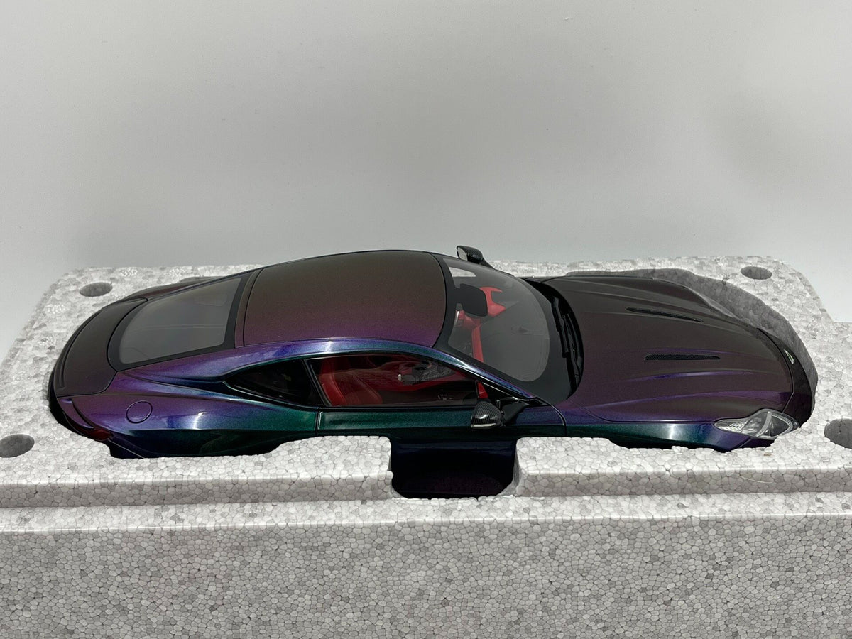 Scale Model 1 18Aston MartinDB 12 - immagine 3