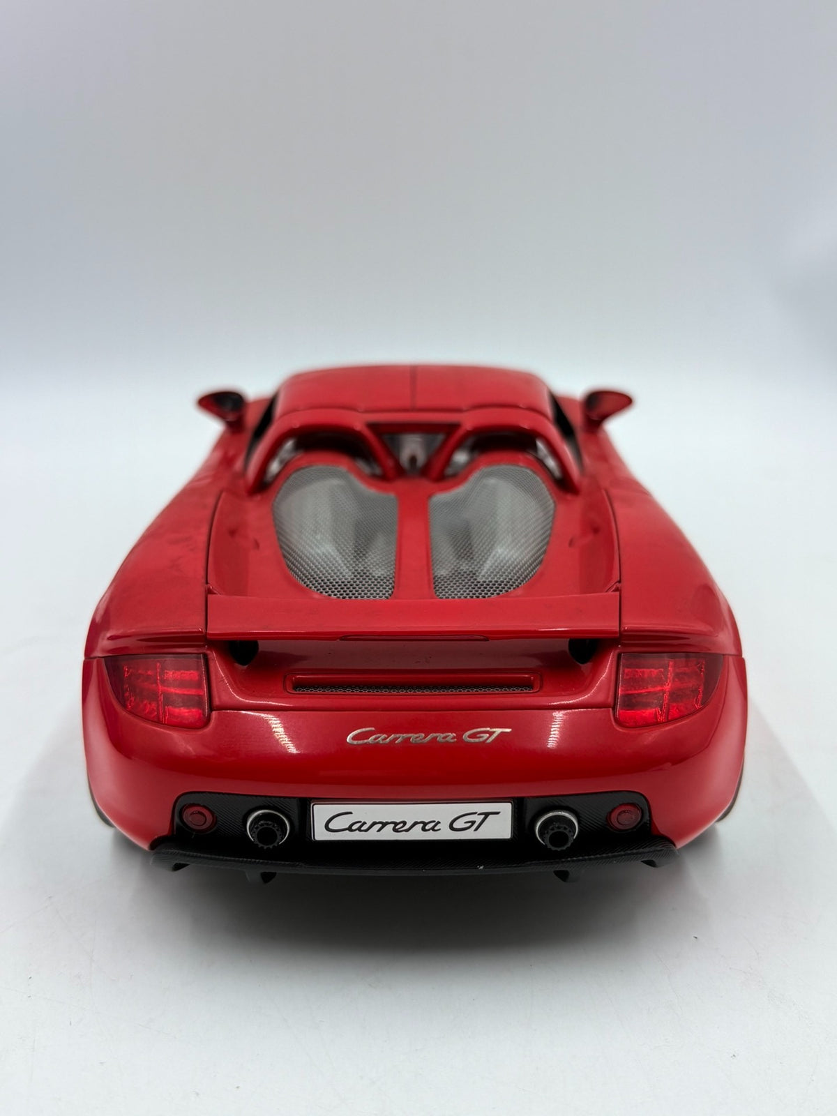 AR 18 PorscheCarrera GT RedDiecast OpeningModel 1:18 - immagine 3