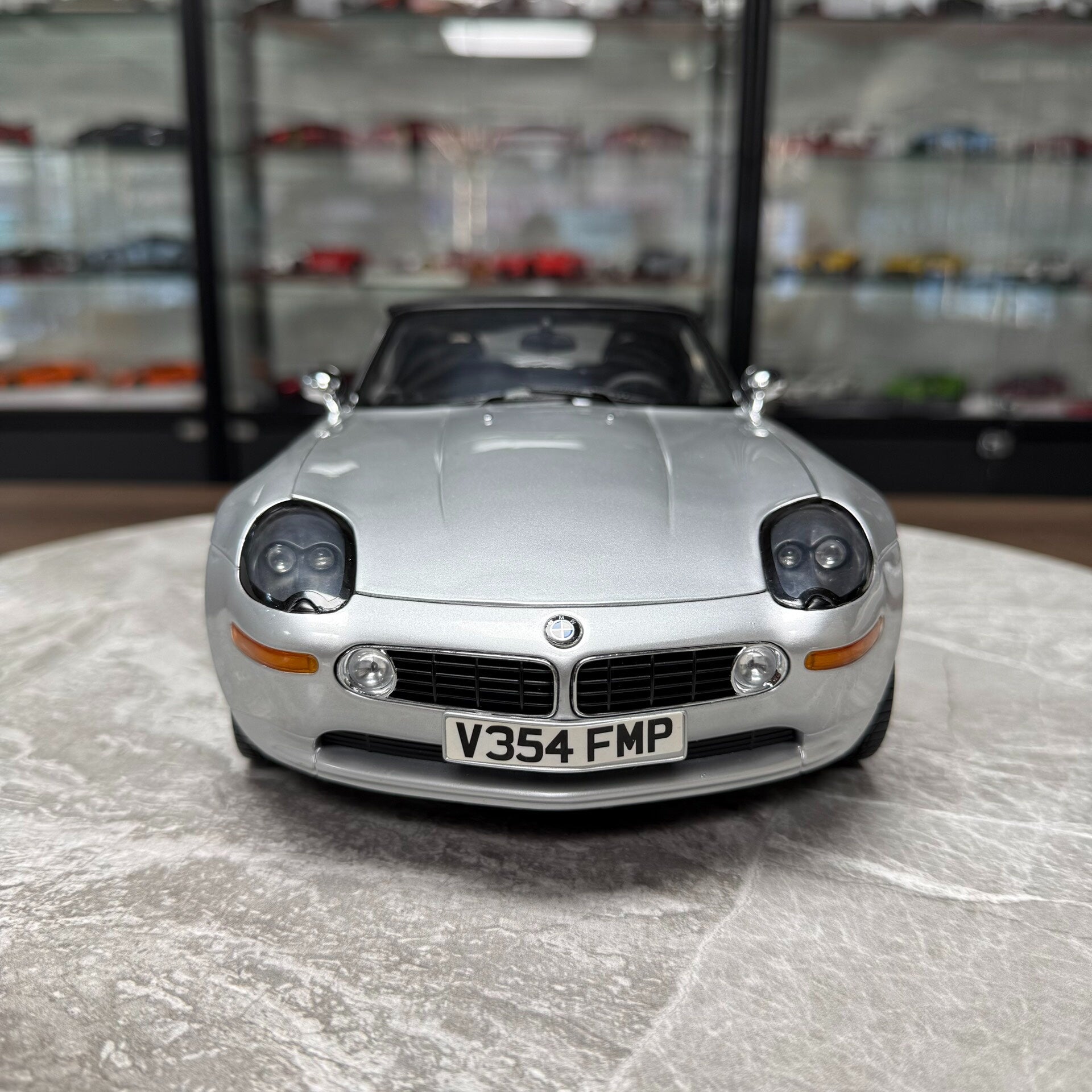 Kyosho BMW Z8 1:12 Alloy Model image 3