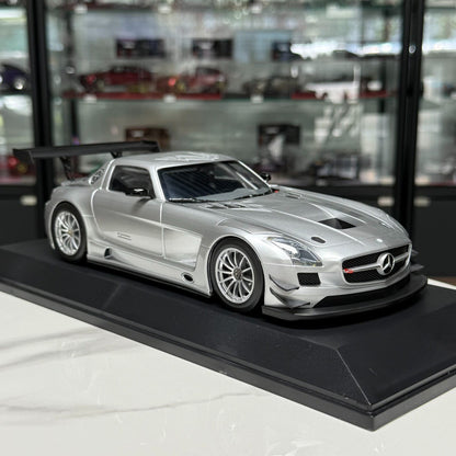 MINICHAMPS Mercedes-Benz SLS AMG GT3 1:18 Alloy Model image 3