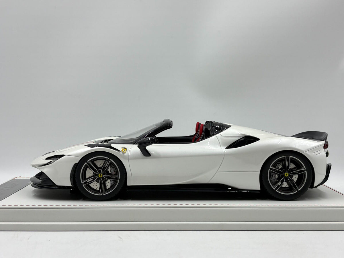 Scale Model 18ResinFerrariSF 90 Spider Pearl Pearl White - immagine 3