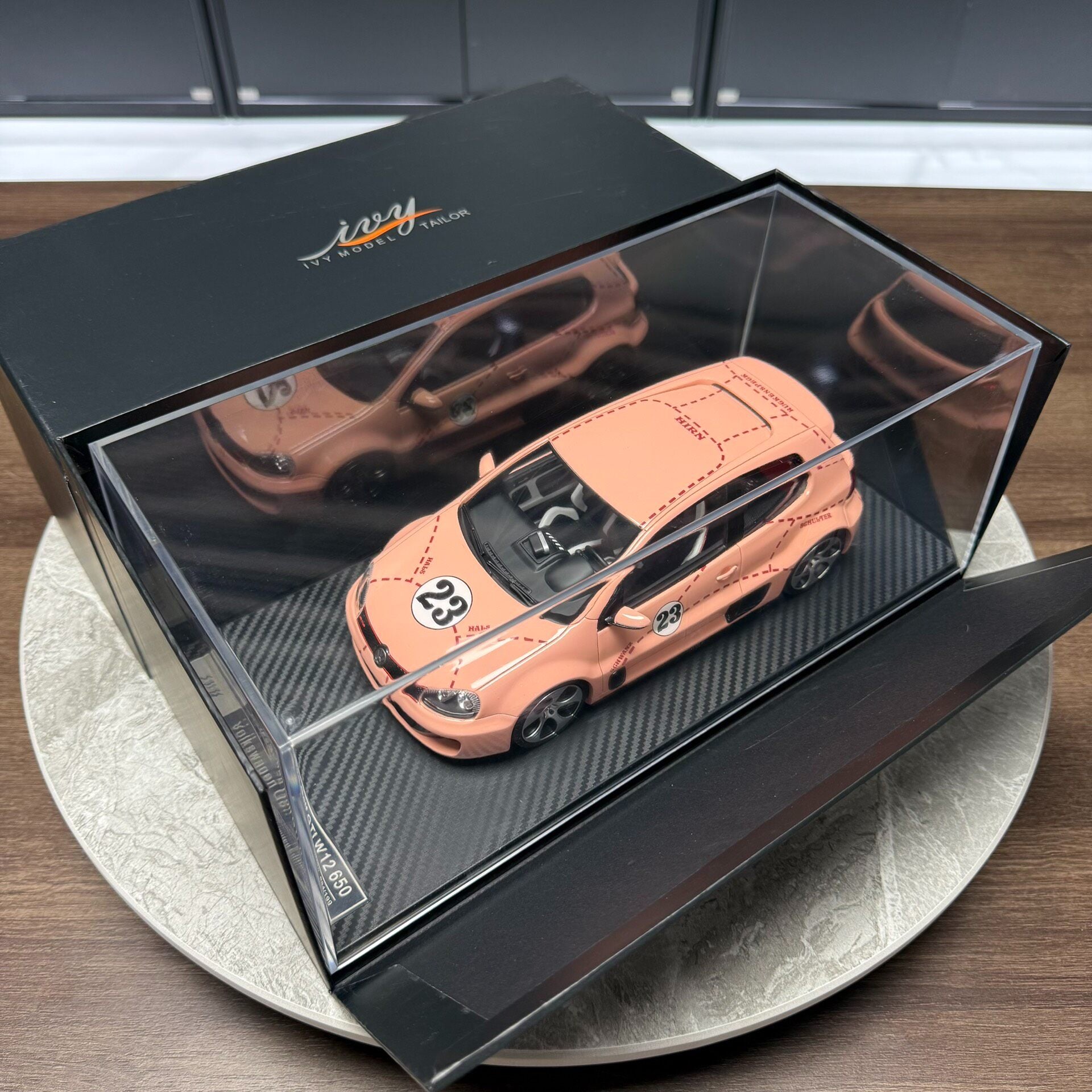 IVY Model Volkswagen W12 650 1:18 Resin Model image 3