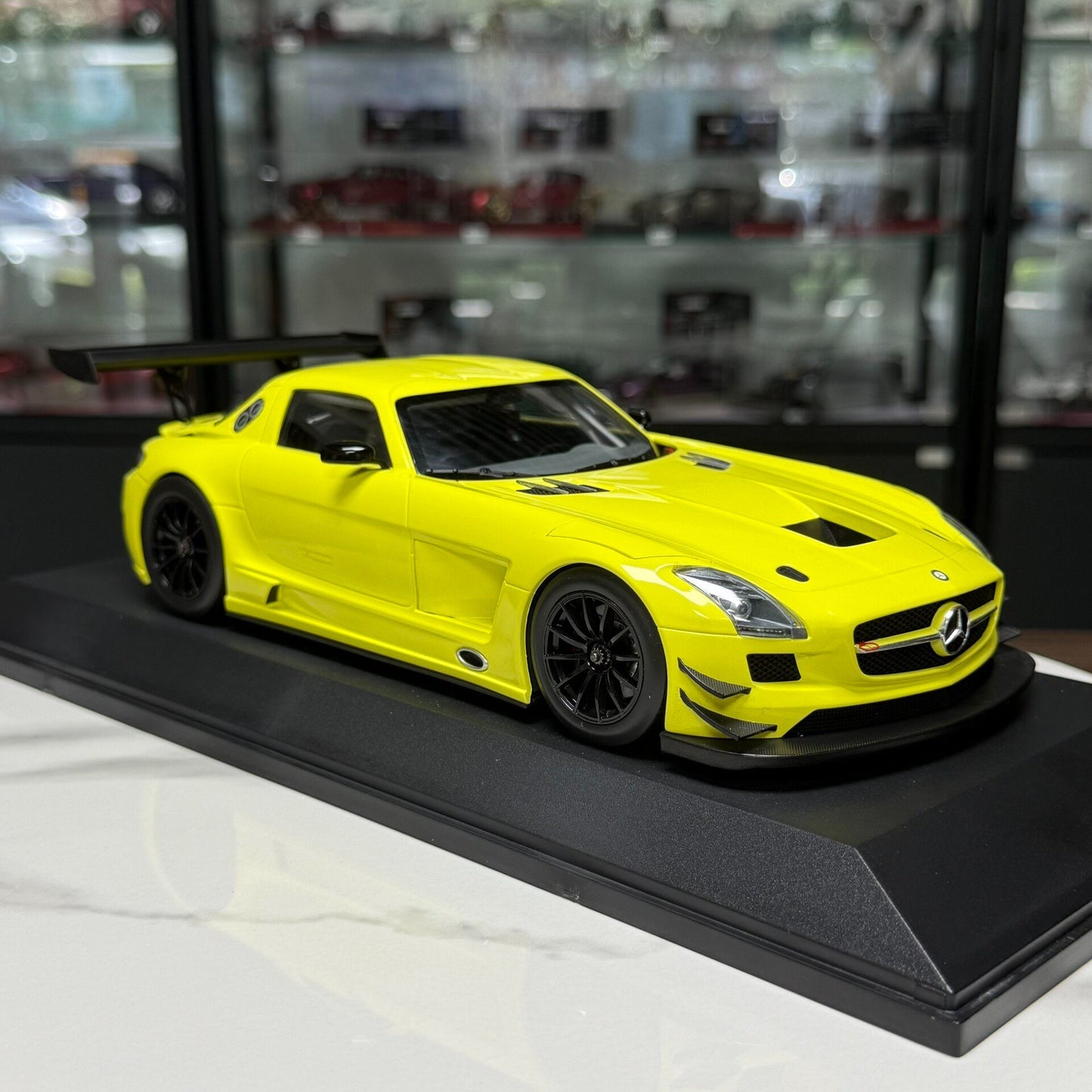 MINICHAMPS Mercedes-Benz SLS AMG GT3 1:18 Alloy Model image 3