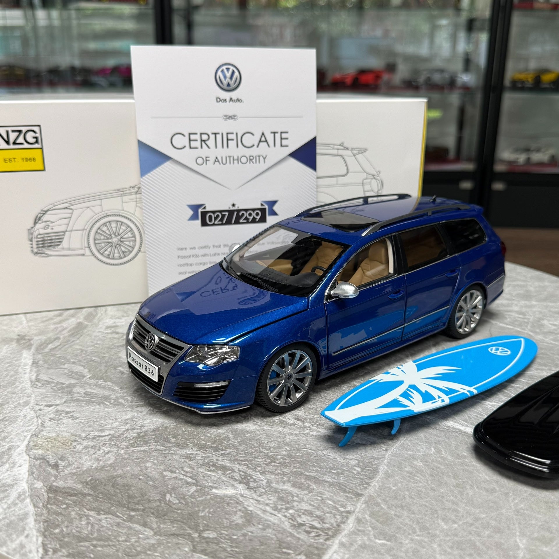 NZG Volkswagen Passat Estate R36 1:18 Alloy Model image 3