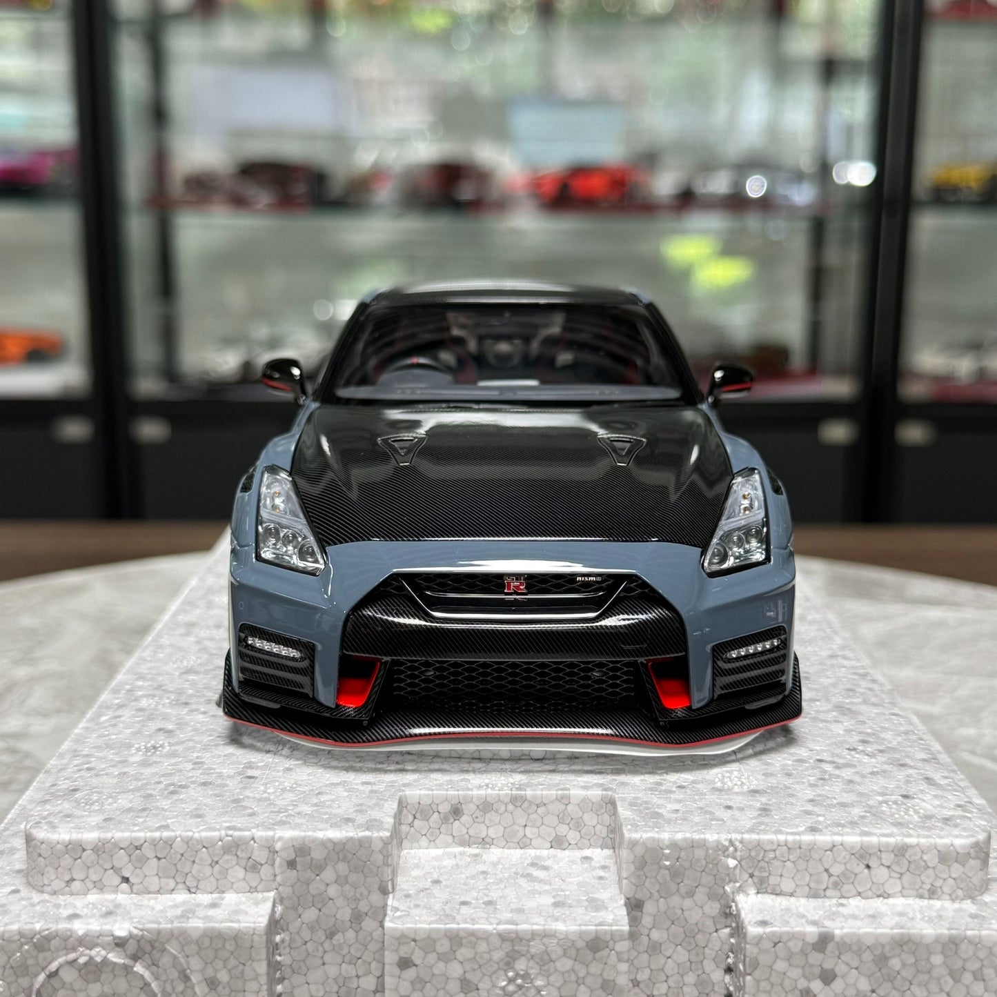 Motorhelix Nissan GT-R R35 1:18 Alloy Model image 3