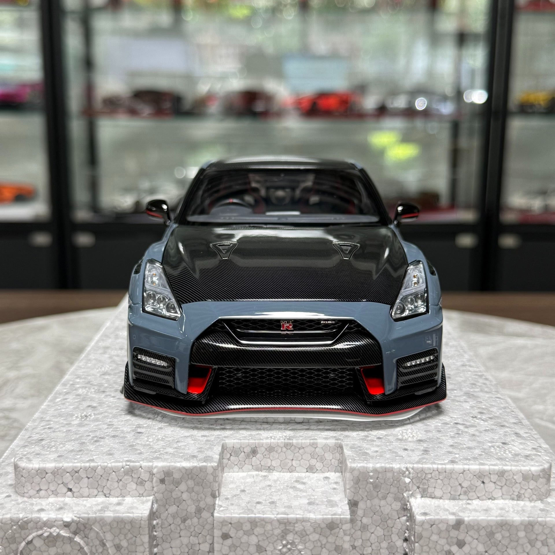 Motorhelix Nissan GT-R R35 1:18 Alloy Model image 3