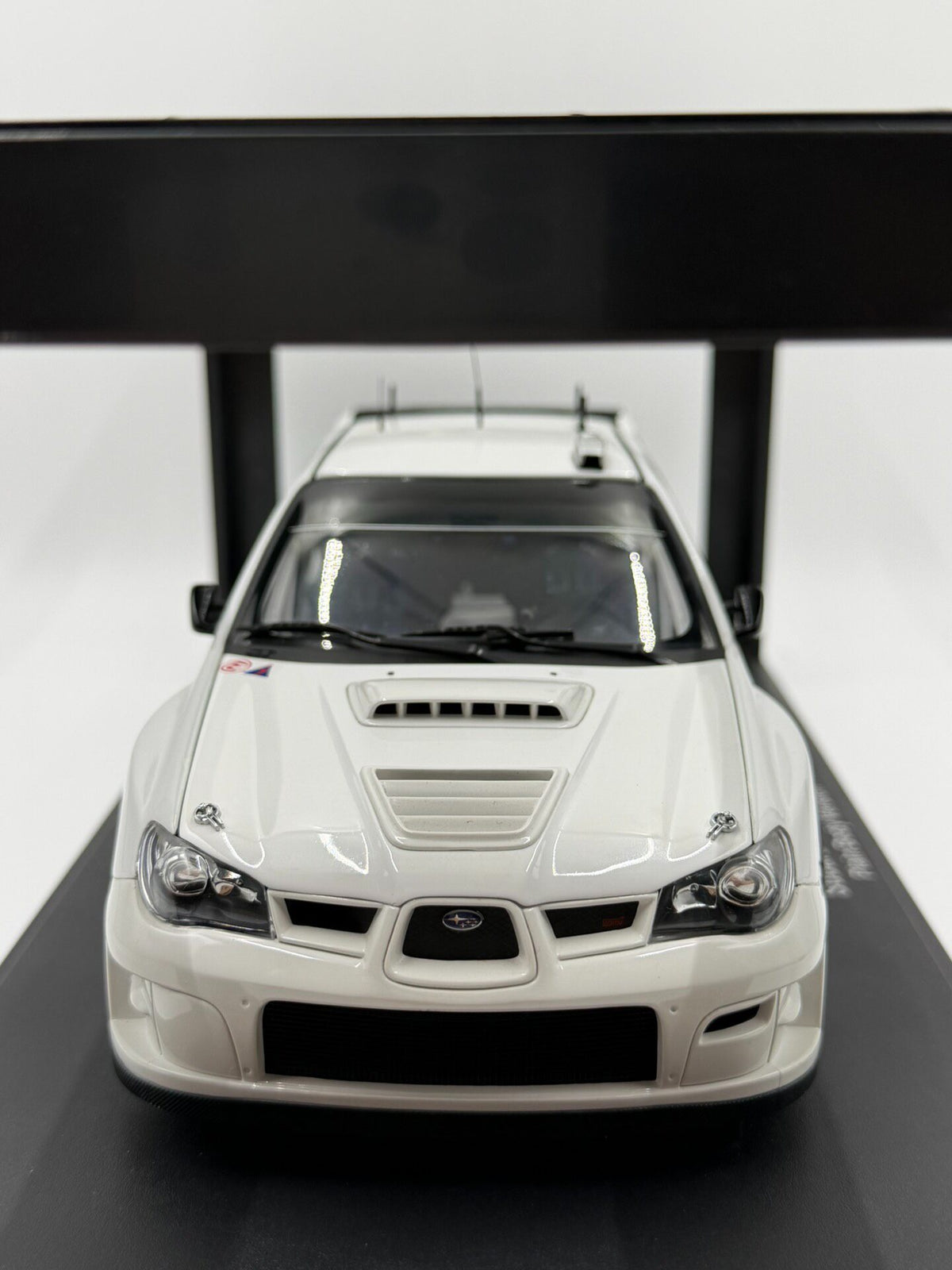 AUTOart SUBARU IMPREZA WRC 2006 1:18 White - immagine 3