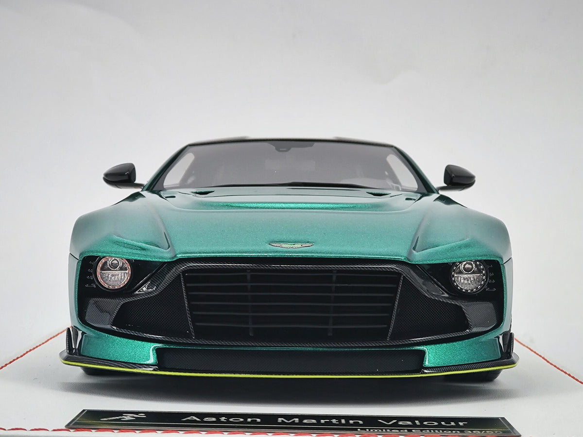 Scale Model Runner Aston Martin Valour RNR 020 1:18 - immagine 3