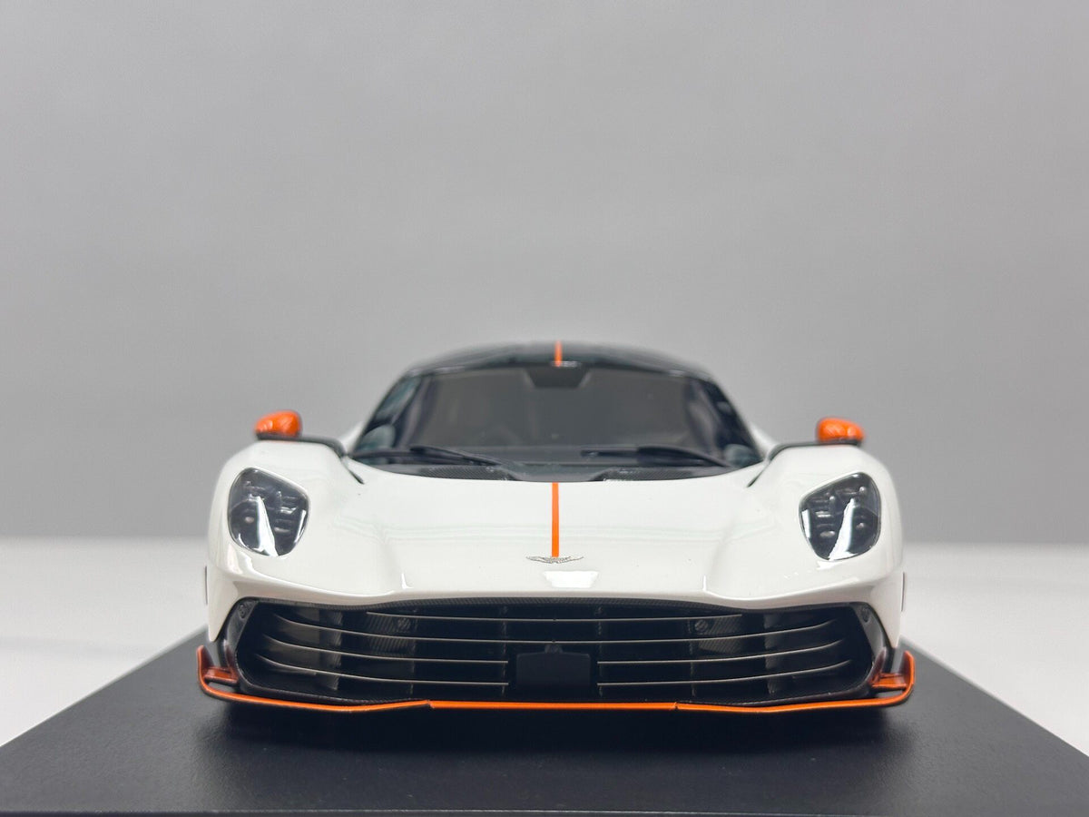 TopSpeed Aston Martin Valhalla L Lunar 1:18 White - immagine 3