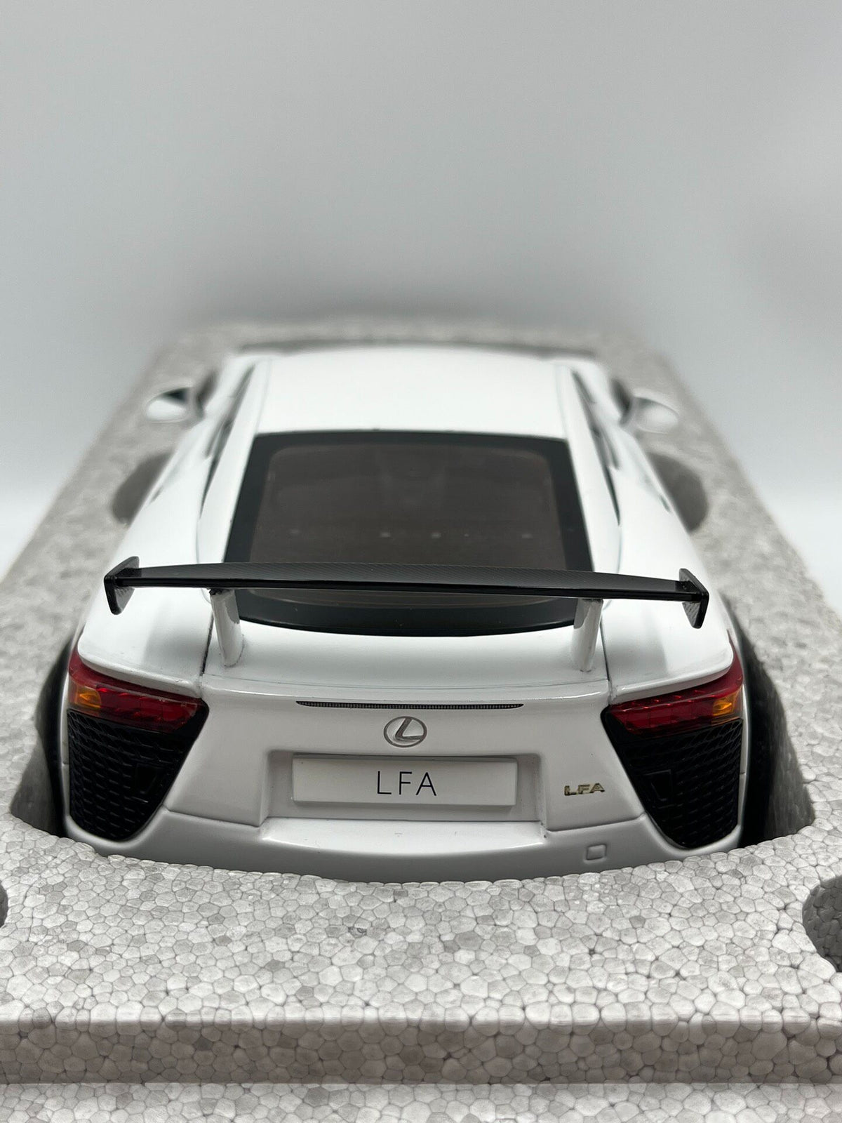 AUTOart Lexus LFA LF 1:18 - immagine 3