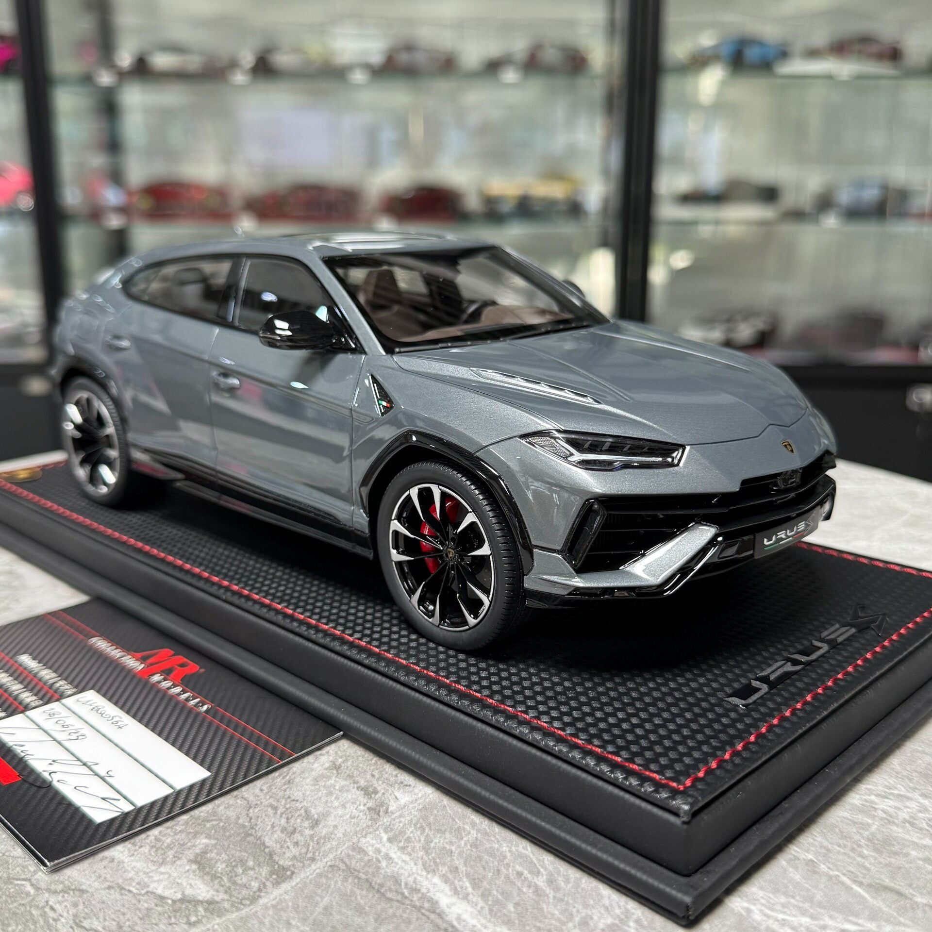 MR Lamborghini URUS S 1:18 Resin Model image 3