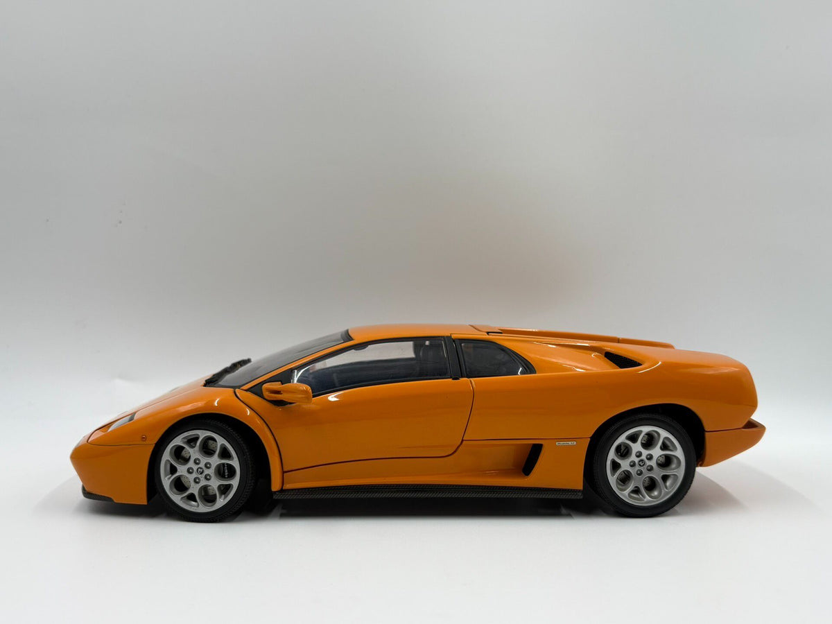 AUTOart Lamborghini Diablo 6.0 1/18DiecastModel Orange - immagine 3