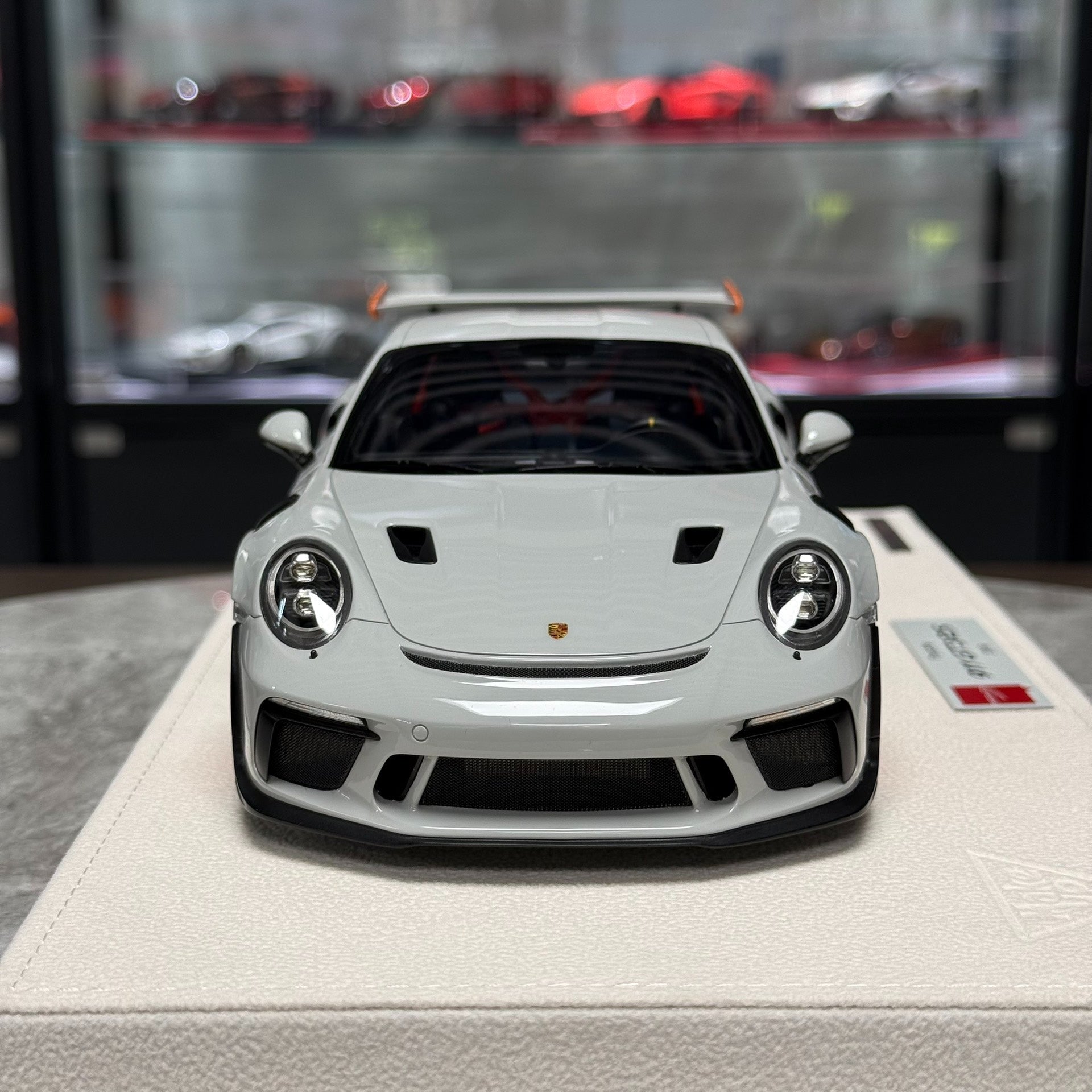 Make Up Porsche 911(991.2)GT3 RS 1:18 Resin Model image 3