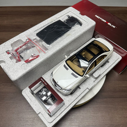 Motorhelix Mercedes-Benz S-Class S600L W221 1:18 Alloy Model image 3