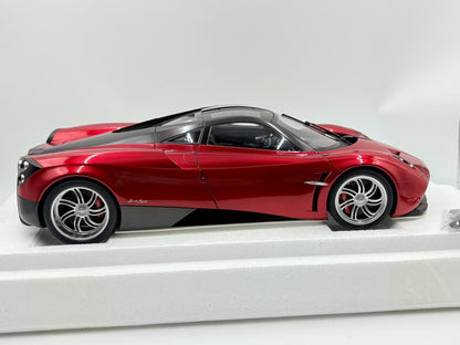 AUTOart PaganiHuayra ABSModel 1:12 - immagine 3