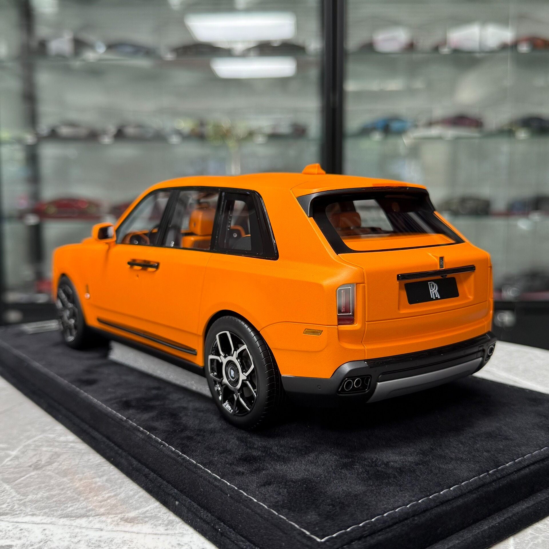 HH Model Rolls-Royce Cullinan 1:18 Resin Model image 3