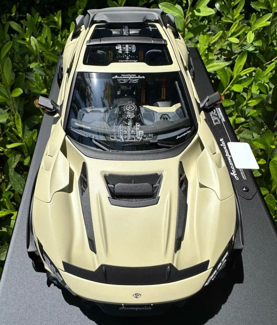 Dream Walkers 1/18 Ferrari Purosangue Widebody Resin Model Desert Sand Limited Edition