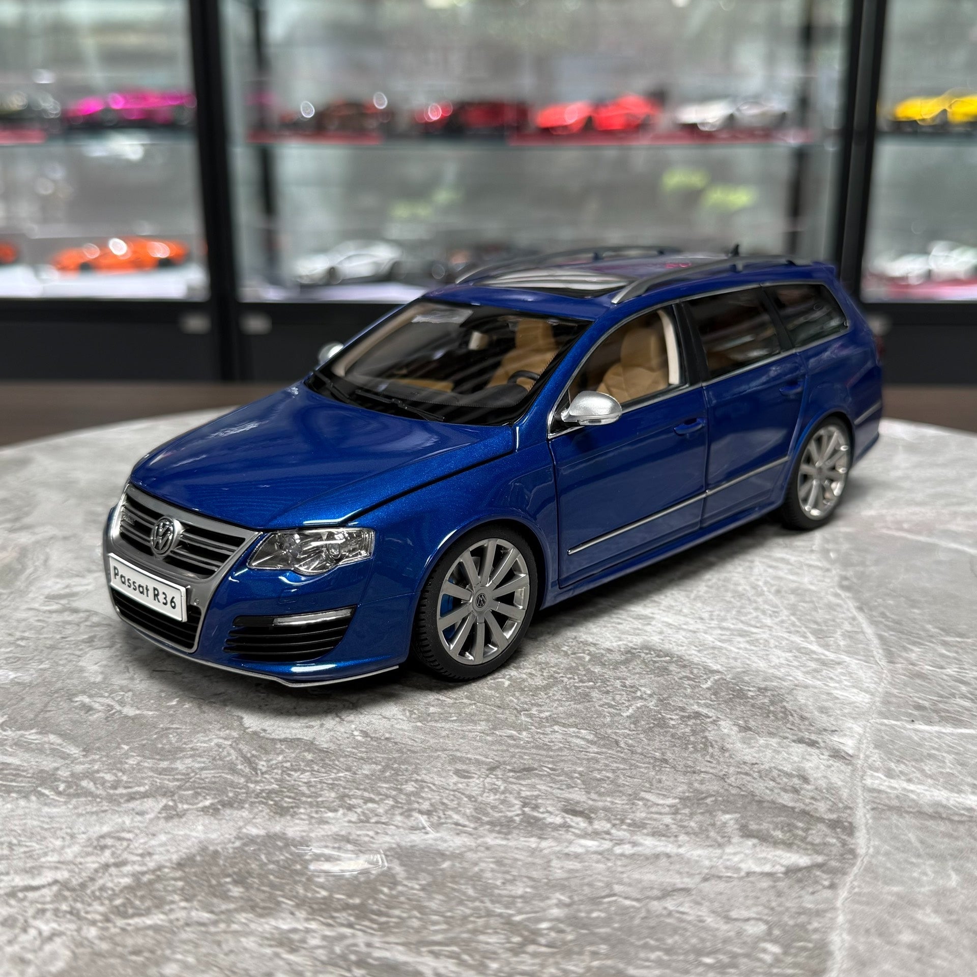 NZG Volkswagen Passat Estate R36 1:18 Alloy Model image 4