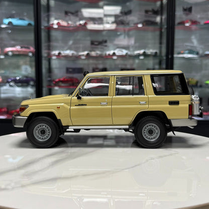 Almost Real Toyota Land Cruiser 76 LC76 2017 1:18 Alloy Model image 4