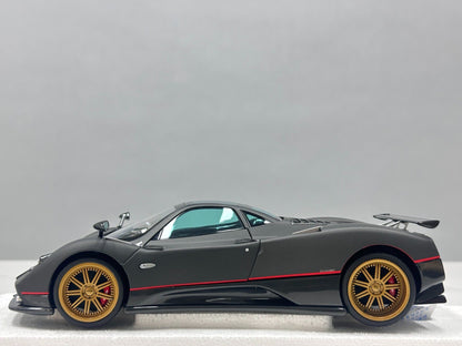 AR  1:18 Pagani Zonda F 2005 - Modello da collezione - immagine 4
