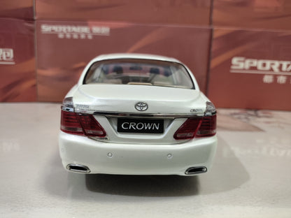 Scale Model Toyota 1 18 DiecastModel White - immagine 4