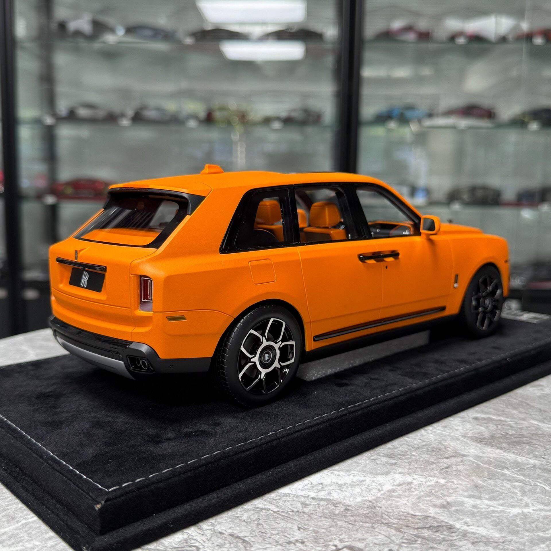 HH Model Rolls-Royce Cullinan 1:18 Resin Model image 4