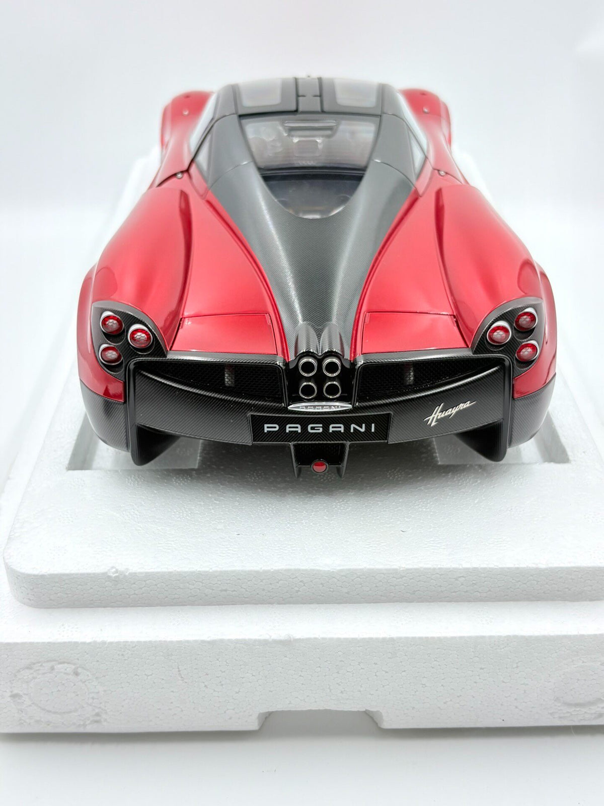 AUTOart PaganiHuayra ABSModel 1:12 - immagine 4