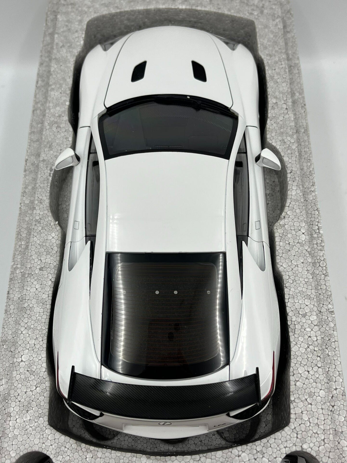 AUTOart Lexus LFA LF 1:18 - immagine 4