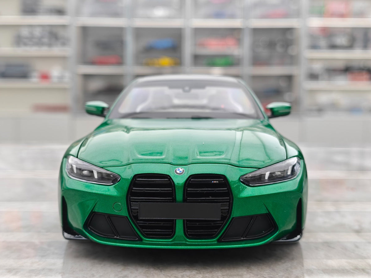 MINICHAMPS BMW M4 DiecastModel 1:18 Green - immagine 4