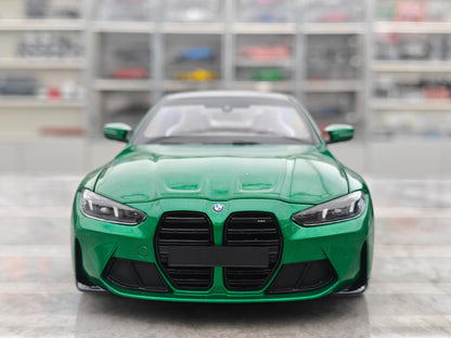 MINICHAMPS BMW M4 DiecastModel 1:18 Green - immagine 4