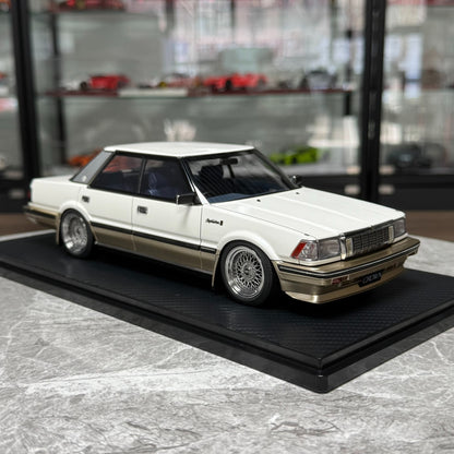 Ignition Model Toyota Crown 2.8 G(120) 1:18 Resin Model image 4