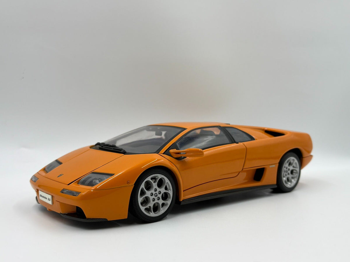 AUTOart Lamborghini Diablo 6.0 1/18DiecastModel Orange - immagine 4