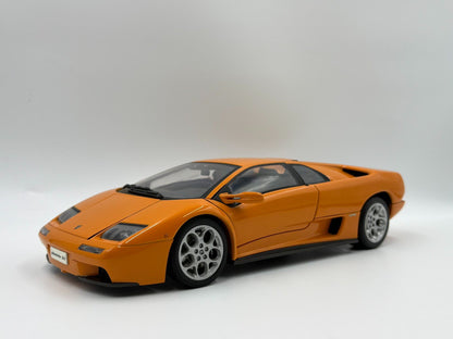AUTOart Lamborghini Diablo 6.0 1/18DiecastModel Orange - immagine 4