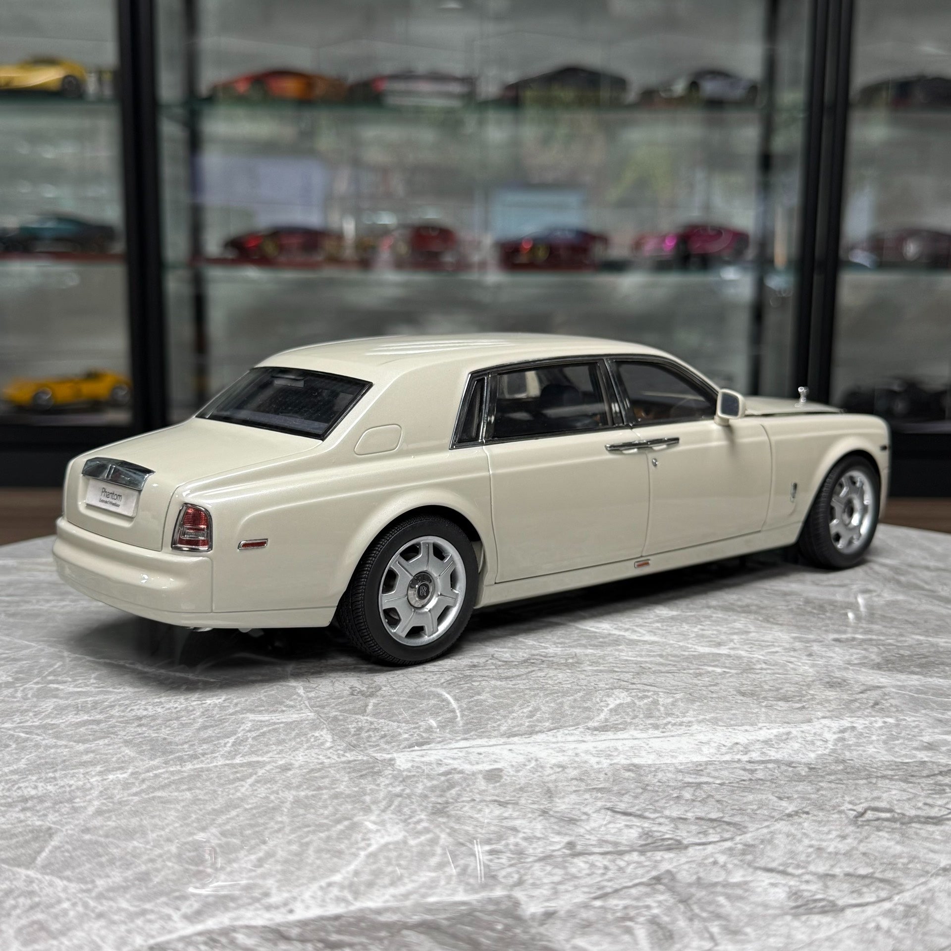 Kyosho Rolls-Royce Phantom 1:18 Alloy Model image 4