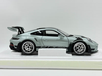 MINICHAMPS Porsche 911 RS 2023 DiecastModel 1:18 - immagine 4