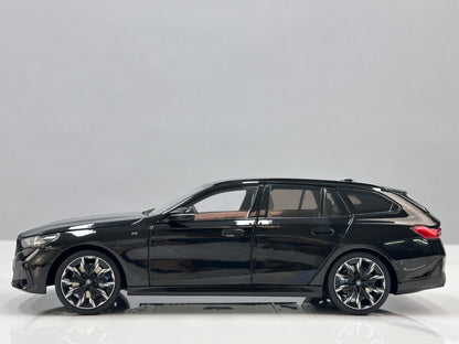 MINICHAMPS BMW i5 M60 TOUR TOURING 2024 110023602 1:18 - immagine 4