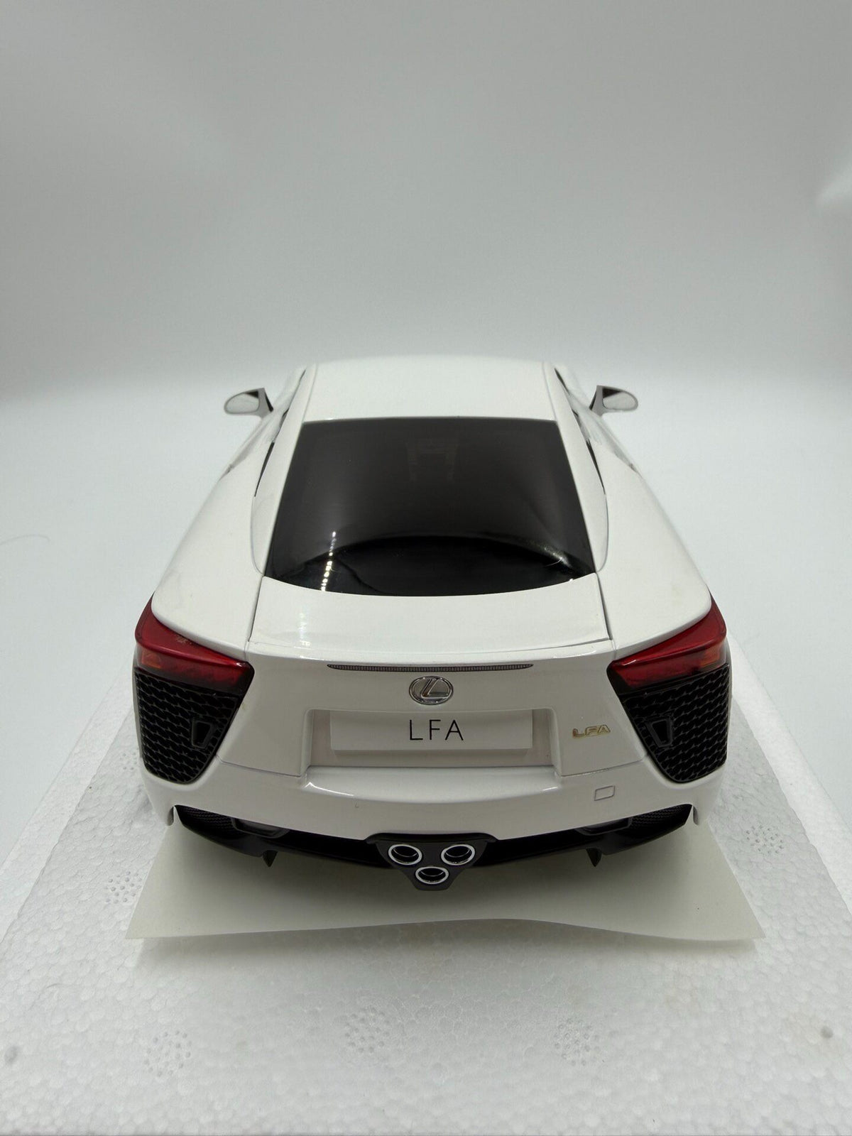 AUTOart 1:18 White - immagine 4