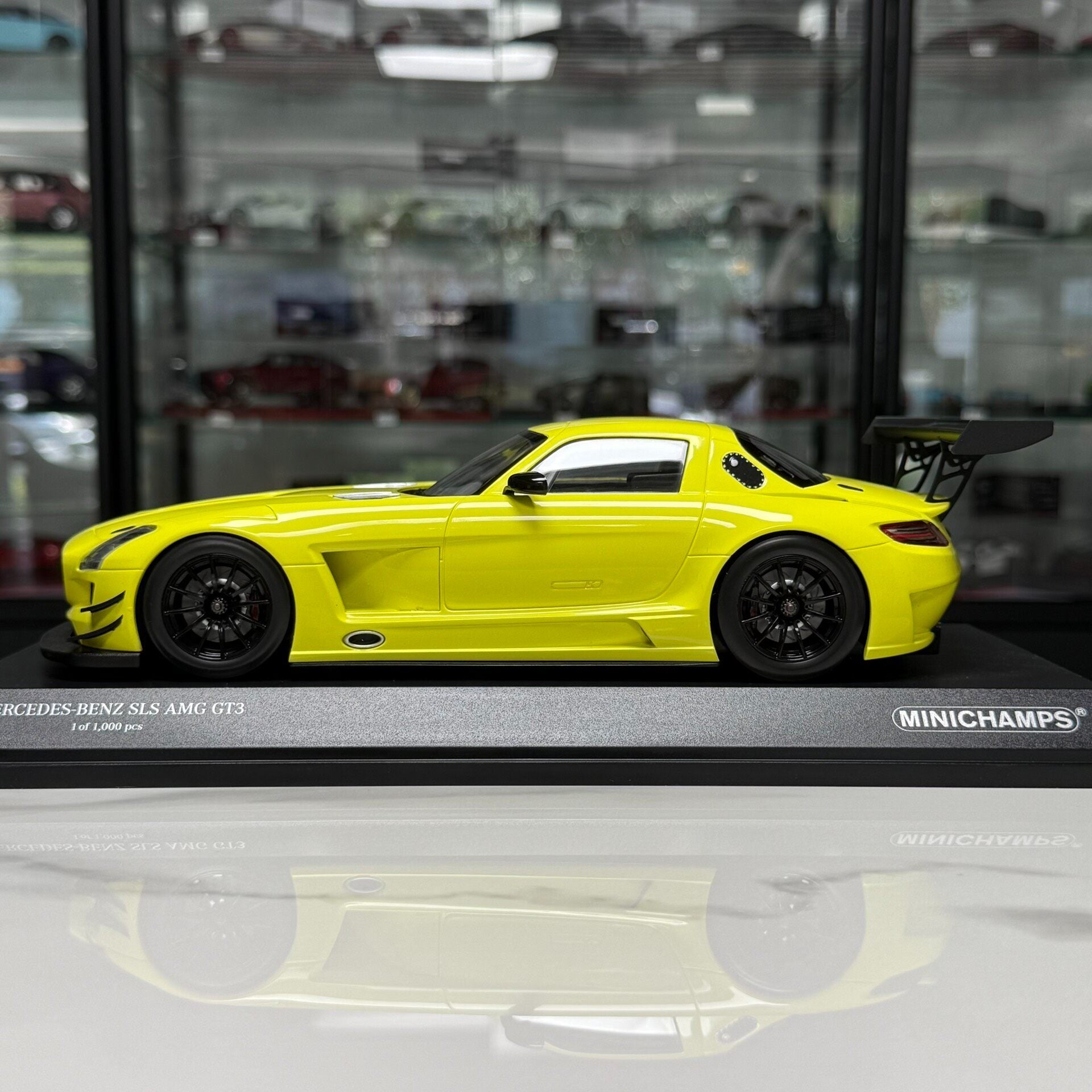 MINICHAMPS Mercedes-Benz SLS AMG GT3 1:18 Alloy Model image 4