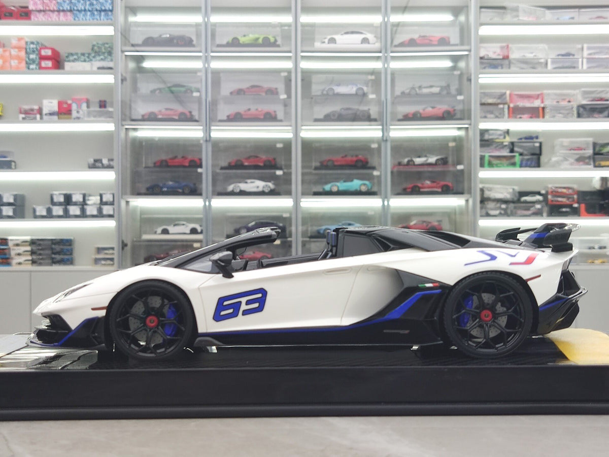 Scale Model RUNNER LamborghiniSVJ JM-RNR 035 1:18 - immagine 4